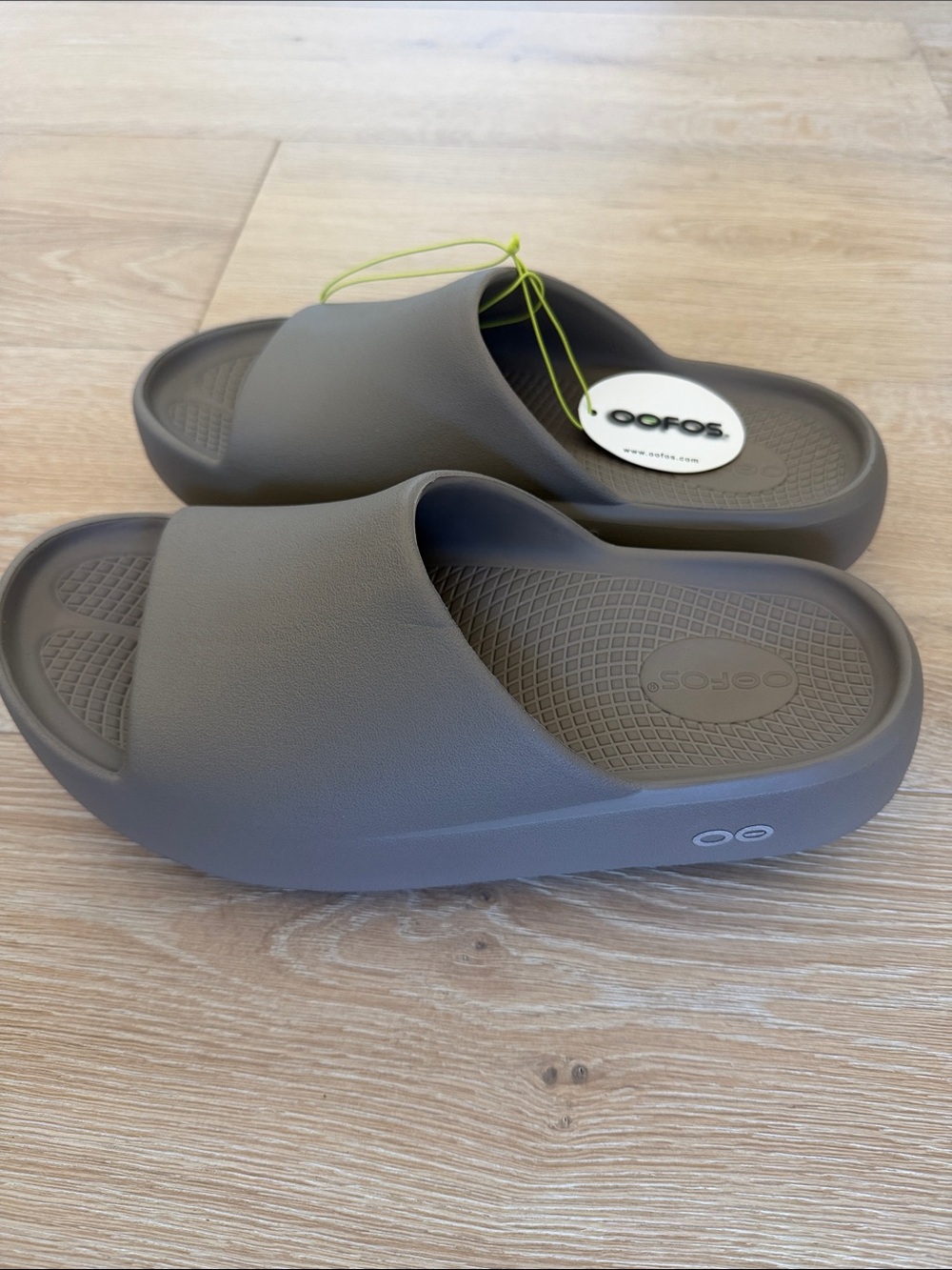 New OOFOS OOahh Slide+ Slides Sandals in Driftwood Sz M11 W13 US